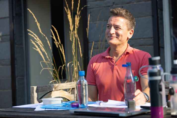 „Wassertrinken ist brutal langweilig“: Svens Start-up will das ändern